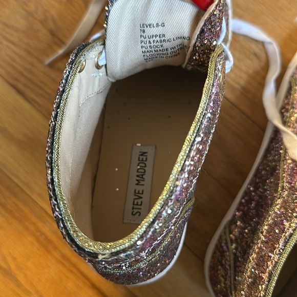 Steve Madden High Top - Picture 7 of 9